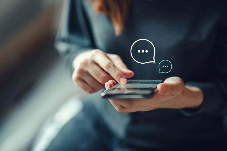  ¿Cómo enviar mensajes y fotos que se autodestruyen en WhatsApp? 