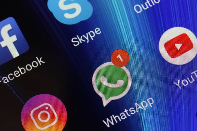  ¿Cómo enviar mensajes y fotos que se autodestruyen en WhatsApp? 