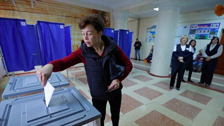 En vivo
Termina votación en referendos de anexión “falsos” en cuatro regiones de Ucrania