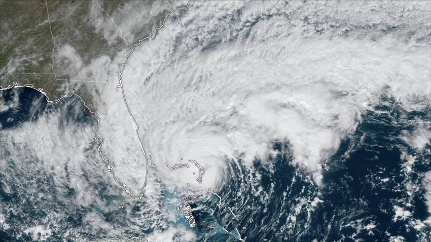 Tormenta tropical Nicole avanza hacia Florida a punto de convertirse en huracán