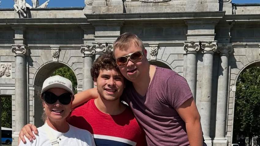 Leticia Calderón y sus hijos disfrutan de su esperado viaje a Madrid