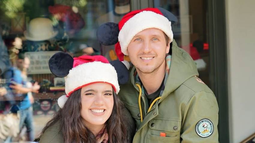 Camila Fernández cumple su deseo de celebrar la Navidad en el lugar más feliz del mundo