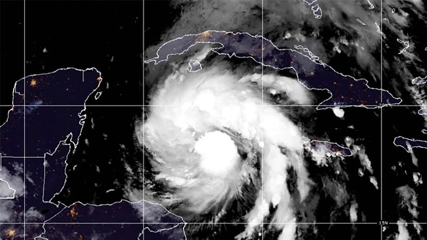Huracán Ian toca tierra en Cuba como categoría 3 y avanza hacia Florida