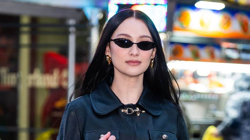 La propuesta de color de cabello de Lola Tung es perfecta para llevar en invierno