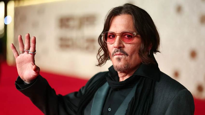 Johnny Depp totalmente irreconocible tras una transformación radical que tienes que ver