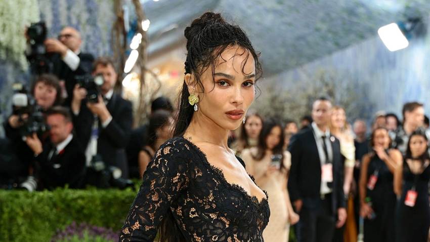 La esperada reaparición de Zoë Kravitz tras su compromiso: así brilló en la Met Gala 2026