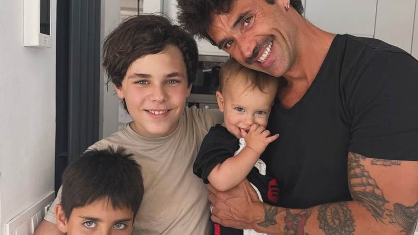 Axel, el hijo mayor de Matías Novoa, el más emocionado con la noticias de su nuevo hermanito
