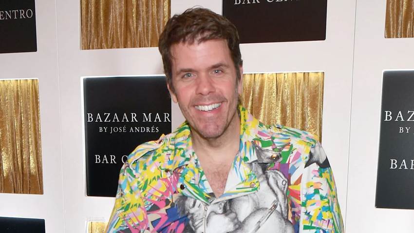 Mamá de Perez Hilton busca la custodia de sus tres nietos mientras el influener continúa hospitalizado
