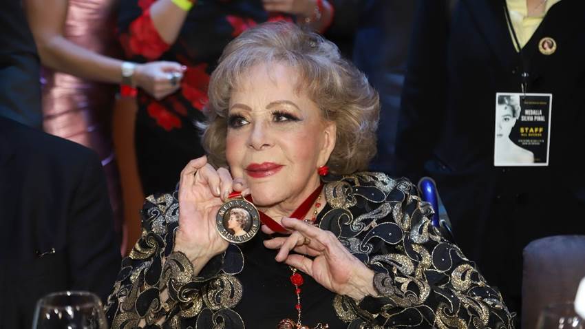 Una serenata de Luis Miguel, el especial deseo de doña Silvia Pinal