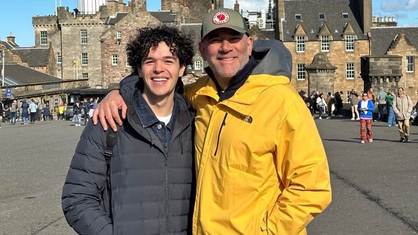 Emocionado, Eduardo Santamarina habla de su viaje a Londres por la graduación de su hijo Eduardo