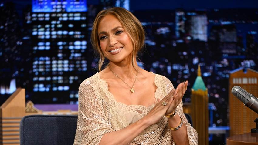 Jennifer Lopez cuenta la historia detrás del momento viral que puso a prueba su autocontrol