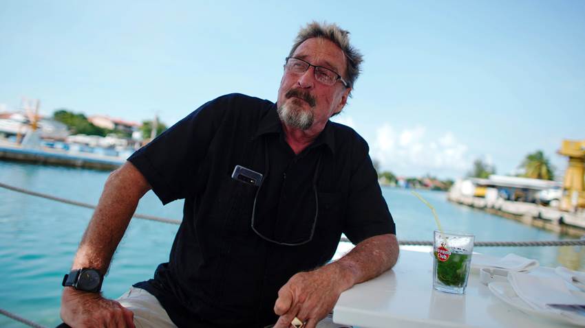 EE.UU. divulga cargos contra informático John McAfee, arrestado en España