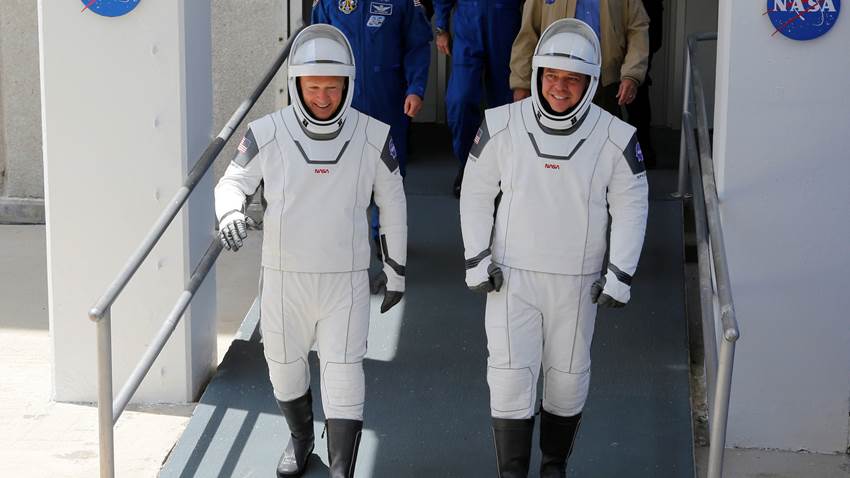 Dos astronautas de la NASA se preparan para volver a casa