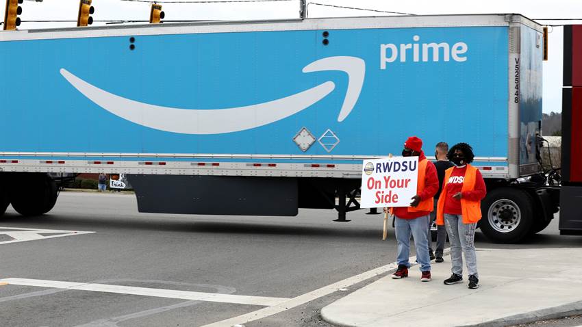Trabajadores de Amazon en esfuerzo final para sindicalizarse