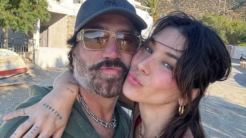 Alejandro Fernández y Karla Laveaga viven su verano de amor en Grecia