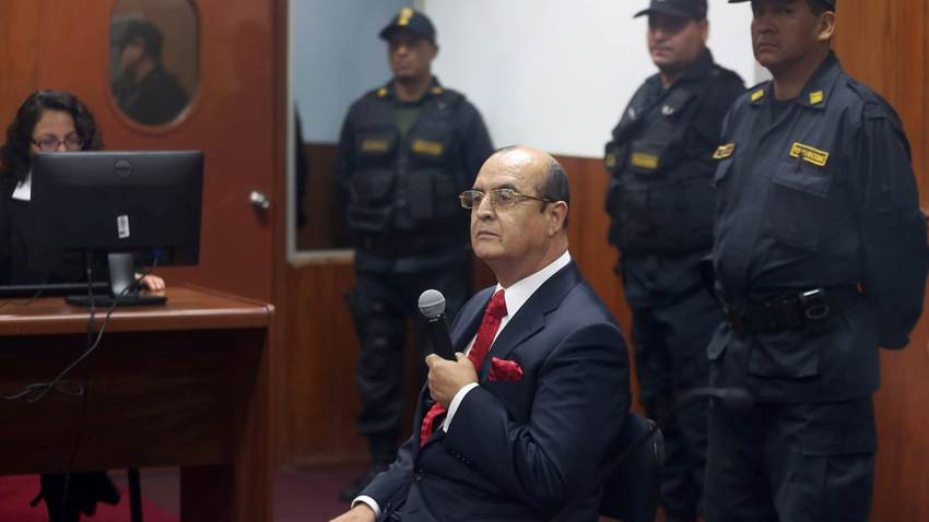 Vladimiro Montesinos, el oscuro asesor de Fujimori, seguirá en prisión hasta el 2037