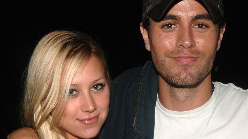 Enrique Iglesias y Anna Kournikova anuncian el nacimiento de su cuarto hijo con una adorable fotografía