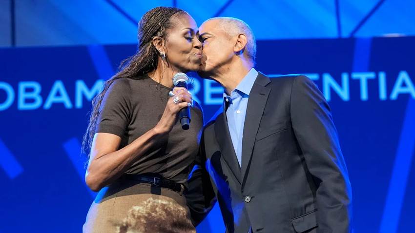 Michelle Obama y el discurso que hizo llorar al expresidente: 'Barack, tienes que mirame'