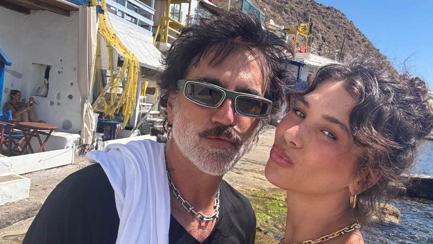 Alejandro Fernández abre su corazón y le dedica un mensaje lleno de ternura a Karla Laveaga en su día especial