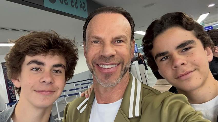 Zague disfruta las fiestas decembrinas junto a sus gemelos, Leonardo y Paulo