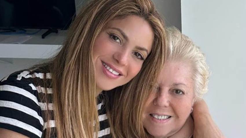 Shakira derrocha complicidad junto a su mamá en una sesión de belleza juntas