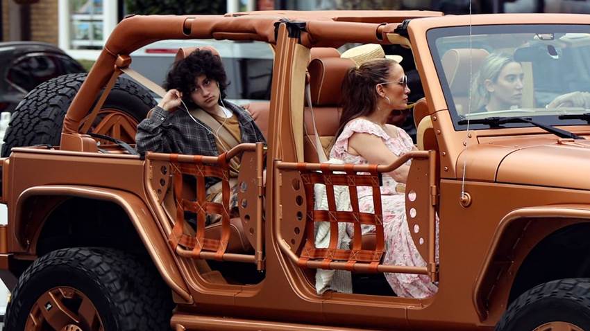 Jennifer Lopez y Emme Muñiz, inseparables en sus vacaciones en Los Hamptons