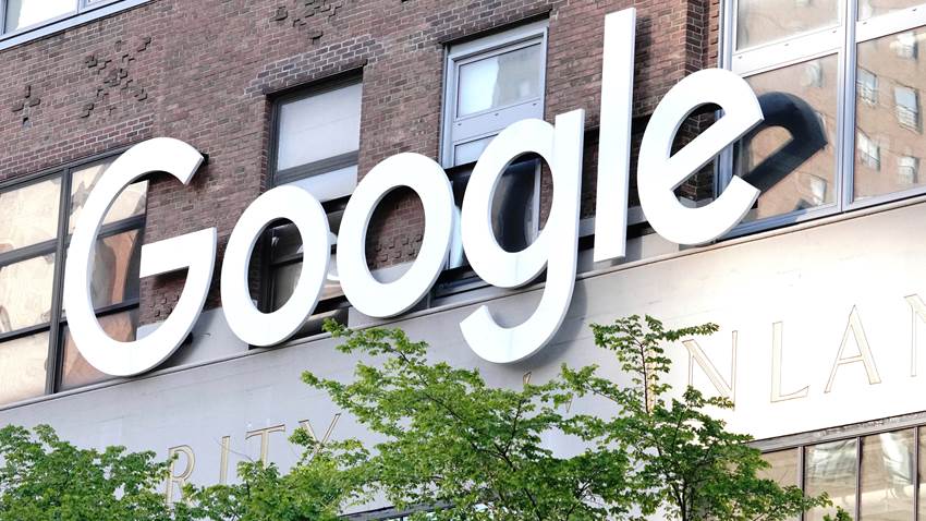 Empleados de Google trabajarán desde casa hasta 2021