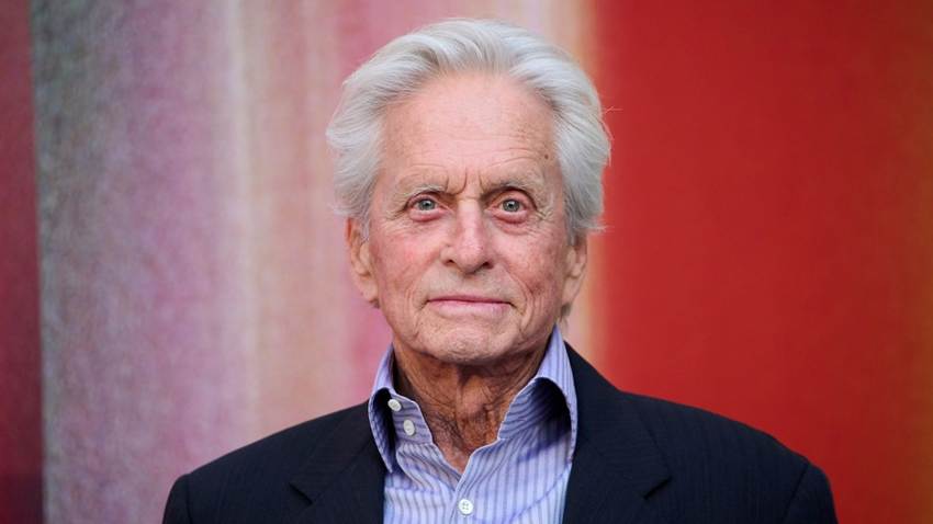 Michael Douglas, afectado por la pérdida de Diane Keaton, honra su memoria con una emotiva foto del recuerdo