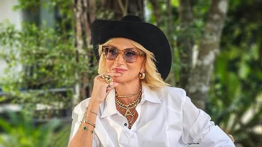 Adela Micha y Christian Nodal se dejan de seguir, ¿fue por la entrevista?