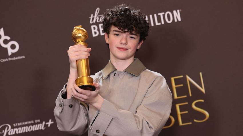 Owen Cooper, estrella de ‘Adolescence’, hace historia a los16 años en los Golden Globes 2026