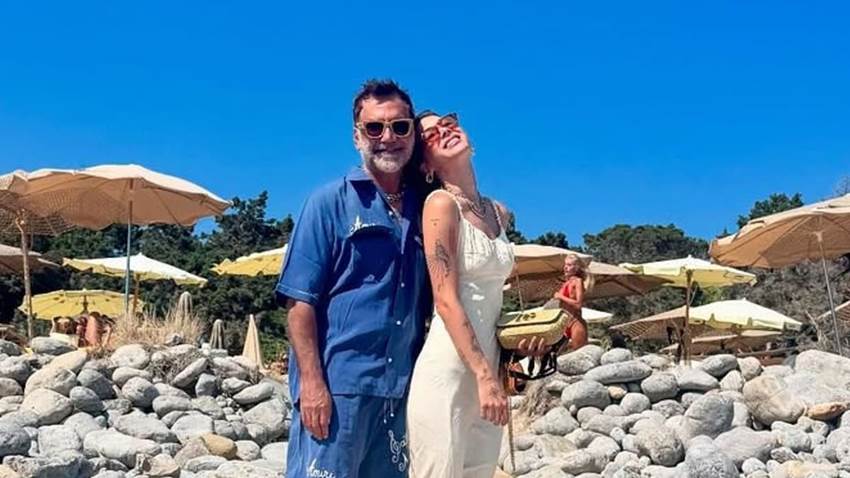 Alejandro Fernández y Karla Laveaga llegan a Ibiza para disfrutar de la época más divertida del año