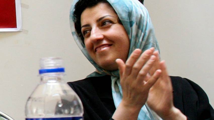 Un tribunal de Irán condena a la Nobel de la Paz Narges Mohammadi a siete años y medio de prisión