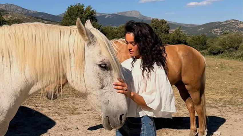 Alejandra Capetillo se lleva un gran susto en su clase de equitación: 'Qué experiencia más horrible'