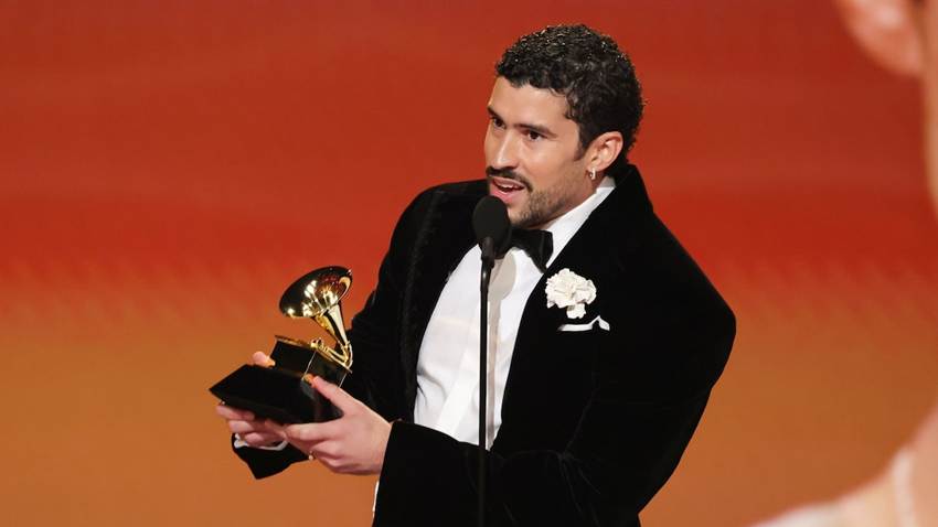 Bad Bunny rompe barreras y hace historia en los Grammy 2026: gana Álbum del Año con un disco en español