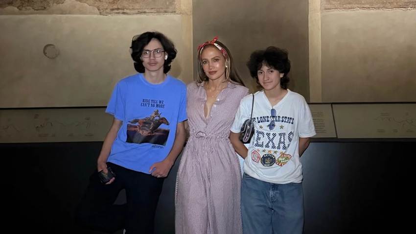 Jennifer Lopez abre el álbum de su viaje de despedida por Italia con sus hijos