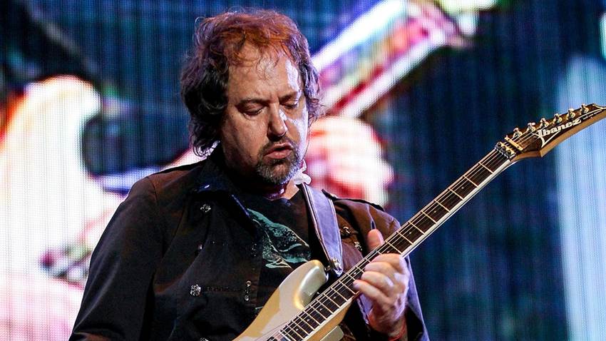 Alejandro Marcovich, exintegrante de Caifanes, está en coma tras sufrir derrame cerebral