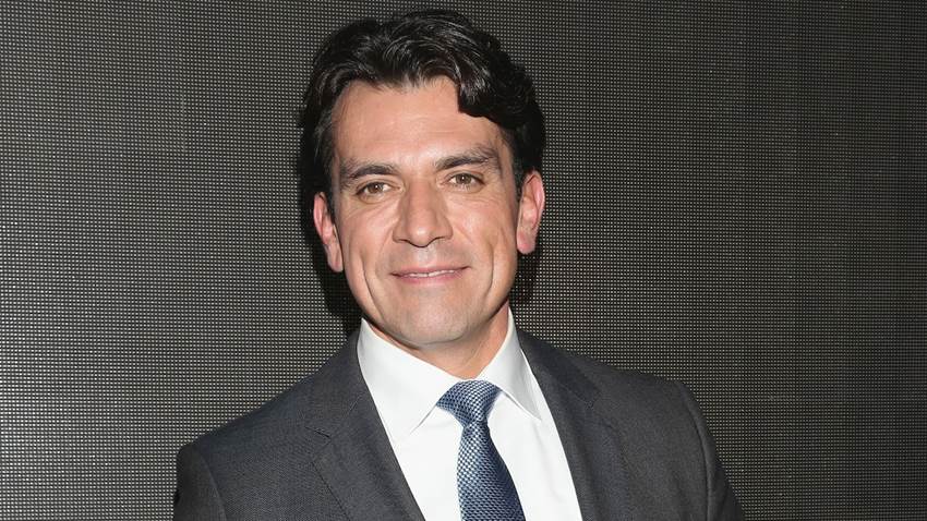 Jorge Salinas elogia a las madres de sus hijos