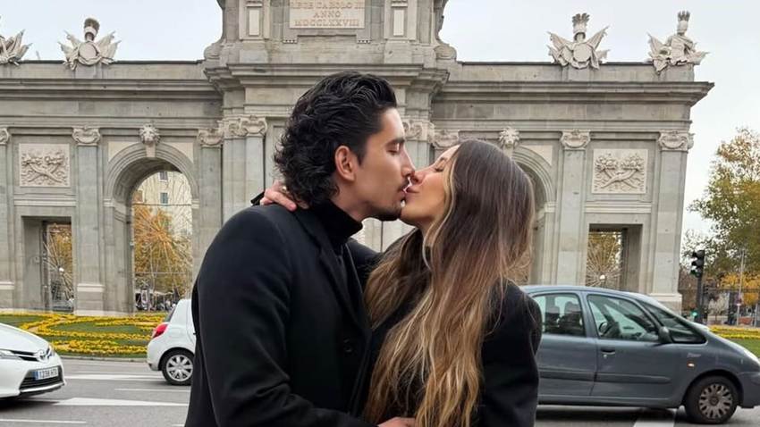 Alex Fernández llega a Madrid en compañía de su esposa para su primer concierto en España