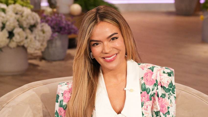 Karol G abre su álbum de fotos para compartir los momentos más lindos de su infancia