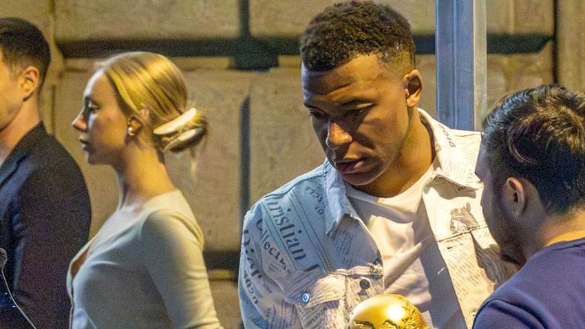 Ester Expósito y Kylian Mbappé disfrutan de una cita nocturna en Madrid en medio de la recuperación del futbolista