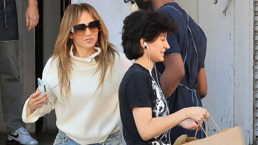 Jennifer Lopez y Emme arrancan los festejos por Halloween con un día de compras