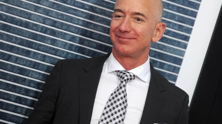 Jeff Bezos deja la dirección de Amazon, tras 27 años a su cargo