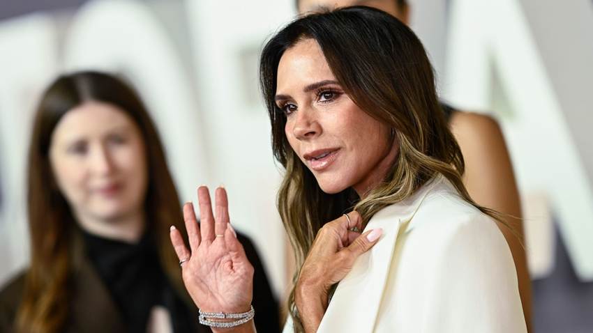 Victoria Beckham rompe su silencio después de que su hijo Brooklyn bloqueara a la familia en redes sociales