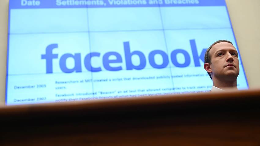 Facebook borrará publicaciones que nieguen o distorsionen el Holocausto