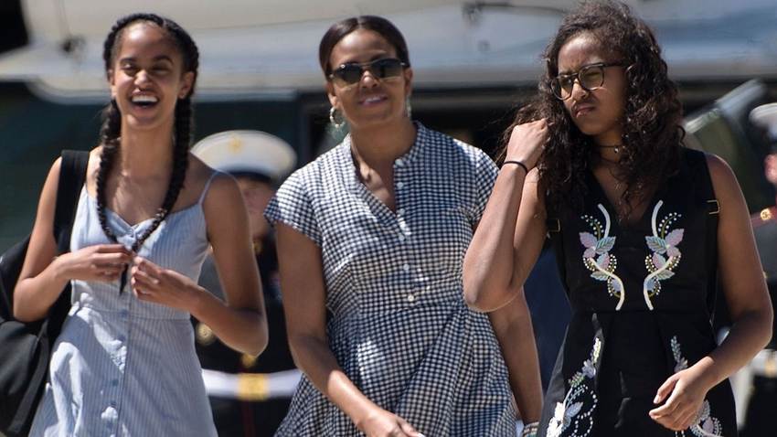 La firme regla de Michelle Obama para enseñar a Malia y Sasha a vestir con estilo