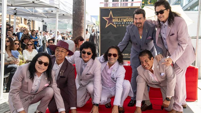 Los Bukis reciben su estrella en el Paseo de la Fama en Hollywood
