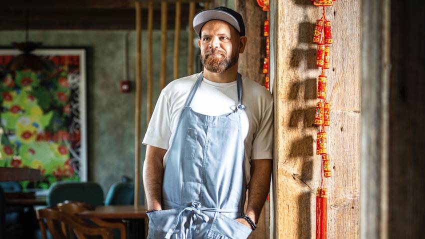 El chef César Zapata nos habla de su labor en No Kid Hungry y confiesa orgulloso: ‘Lo latino tiene sabor, fuerza y alma’