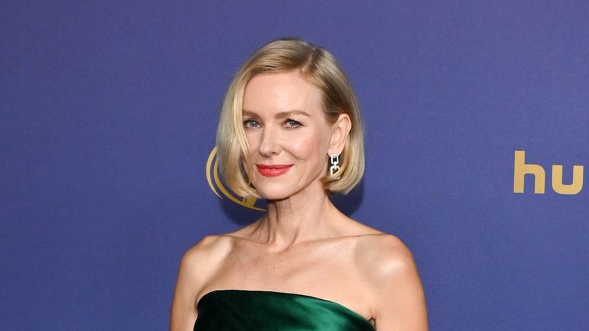 Kai, la compañía más especial de su mamá Naomi Watts sobre la alfombra roja