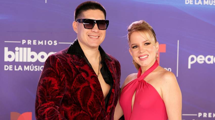 Chyno Miranda y Astrid Falcón debutan en la alfombra roja como matrimonio
