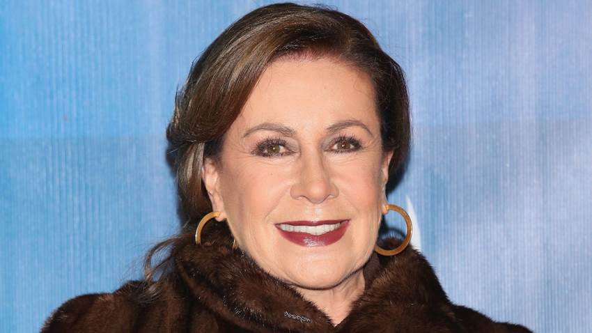 Laura Zapata se acerca a su familia tras la hospitalización de su hermana Ernestina